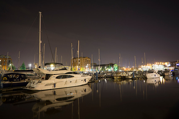 Hull Marina By Bob Riach