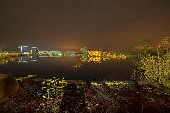 Caistor Lakes Fishing at Night taken by Bob Riach