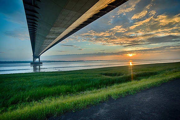 Sunrise under the Humber Bridge © Bob Riach