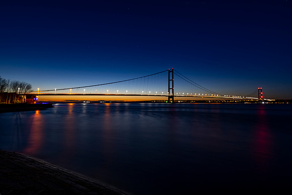 _DSC1990 Humber Bridge © Bob Riach