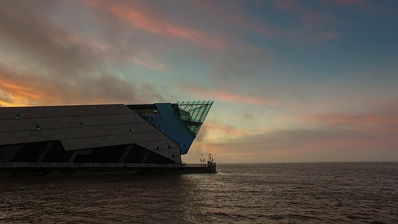 The Deep Hull © Bob Riach