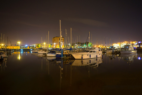 Hull Marina By Bob Riach
