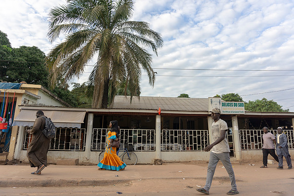 03 Gambia Street © Bob Riach