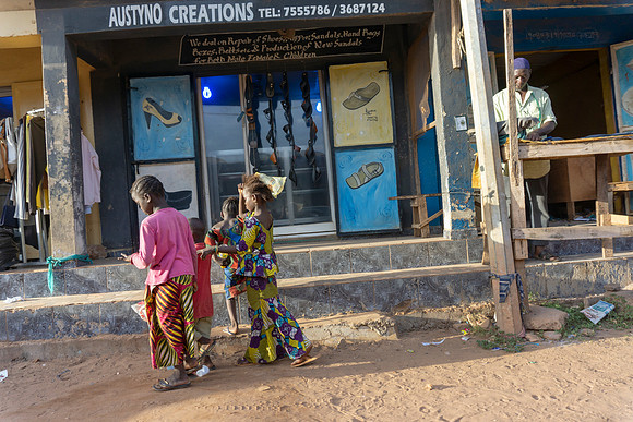 567 Gambia Street © Bob Riach