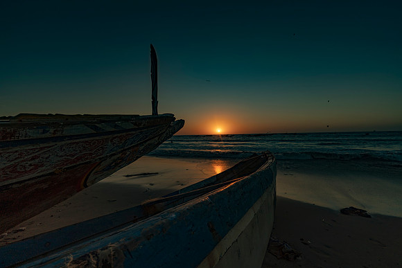 03 Gambia Fishing Village Sunset © Bob Riach