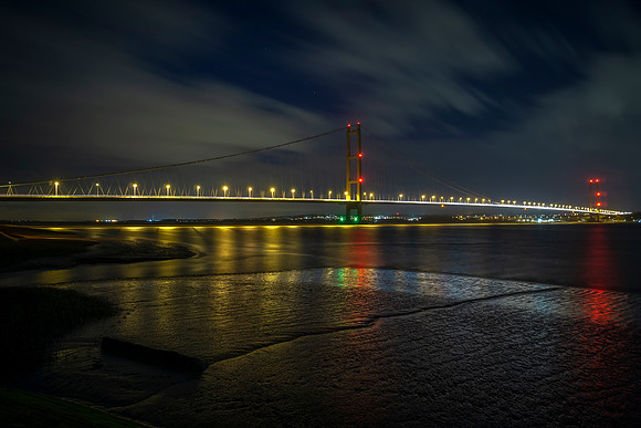 Humber Bridge UK © Bob Riach 2019
