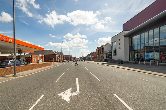 Doncaster Road this wayScunthorpe 2 © Bob Riach