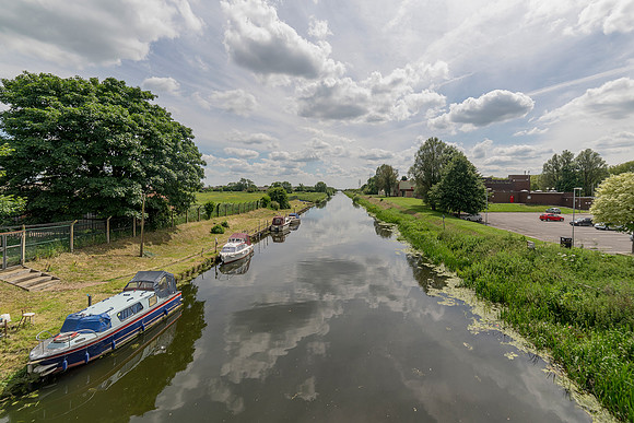 Brigg 12 © Bob Riach