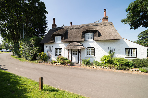 Appleby Village Thatch Cottage © Jo Bird