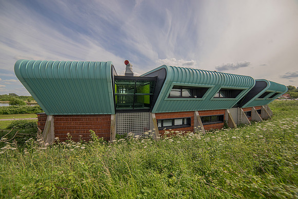 Waters Edge Visitors Centre 2  Barton © Bob Riach