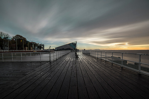 Hull Boardwalk © Bob Riach