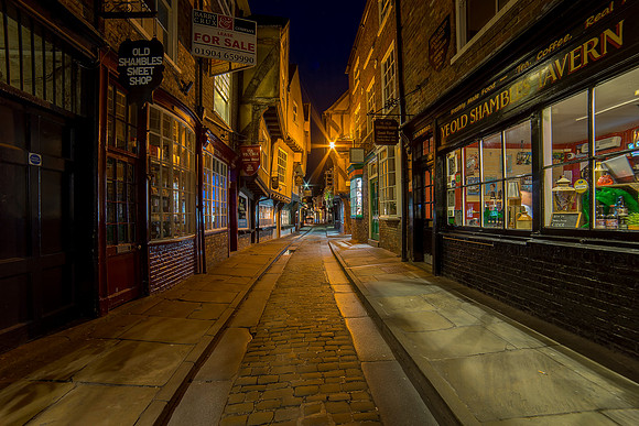 002 The Shambles York © Bob Riach