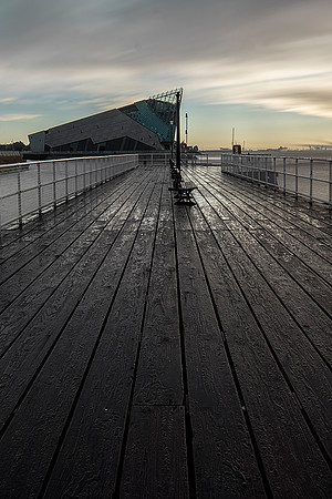 Hull Boardwalk Tall © Bob Riach
