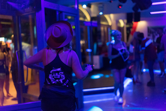 bj  © Bob Riach Plaza Magaluf 1 Digit Serial Number